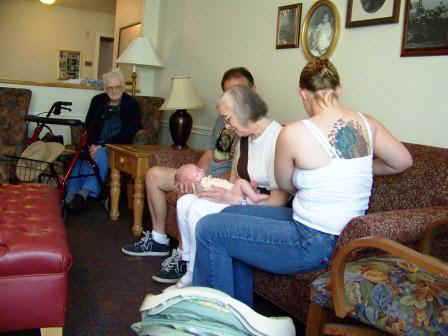 Grandma Betty 1.JPG (37891 bytes)