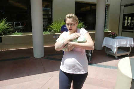 bright light.JPG (68820 bytes)