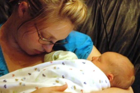 tired mommy.JPG (60744 bytes)